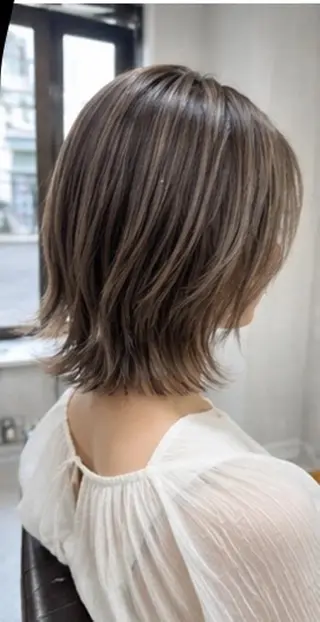 カラー デザインカラー Lienのヘアスタイル