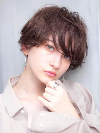 ショート カラー 🉐レイヤー/塩見 弘樹🉐渋谷のヘアスタイル