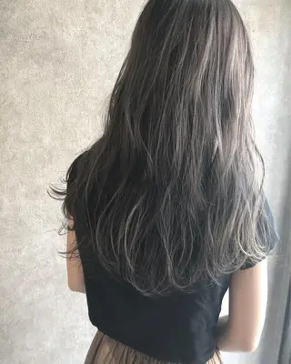 ロング カラー 顔周りレイヤーカット ブリーチminamiのヘアスタイル