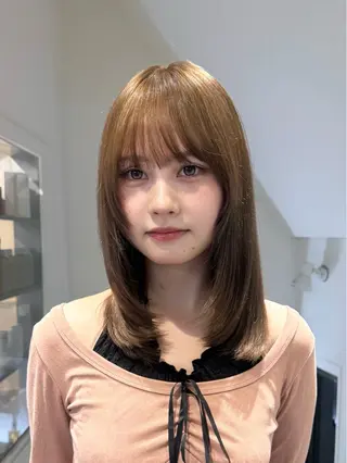 セミロング カラー ブリーチ・ダブルカラ ー🪐✩serenaのヘアスタイル