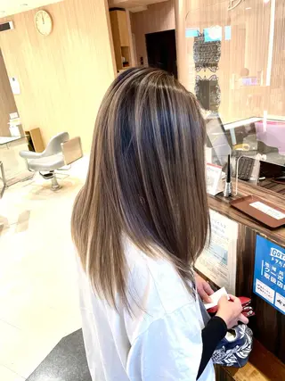 ロング カラー 美髪縮毛矯正✨ カラーが得意💪本間のヘアスタイル
