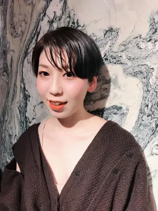 ショート カラー 藤井 さと実のヘアスタイル