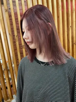 セミロング カラー YUI/ ブリーチカラー🌷のヘアスタイル