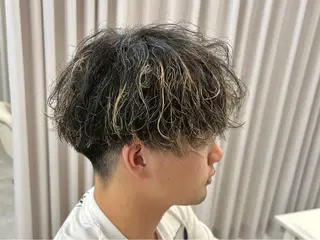 ショート センターパート 韓国ヘア・綾也のヘアスタイル