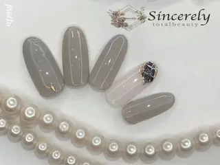 ネイル Sincerely シンシアリー🌈のネイルデザイン