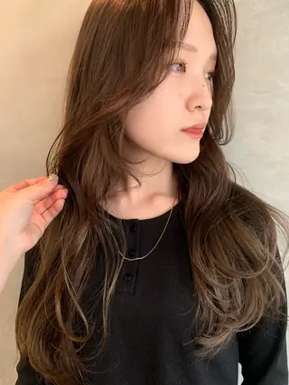 ロング カラー 落合希 Olivebeigeのヘアスタイル