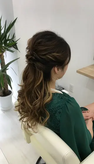 ヘアアレンジ HANA Hair Produceのヘアスタイル