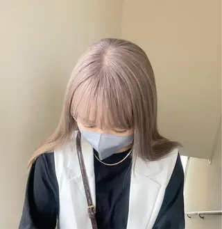 セミロング カラー 本間 結衣のヘアスタイル
