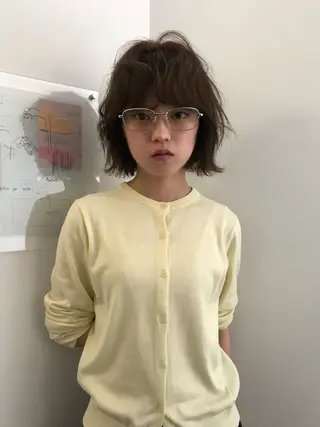 ショート shuri/透明感カ ラー/レイヤーカットのヘアスタイル