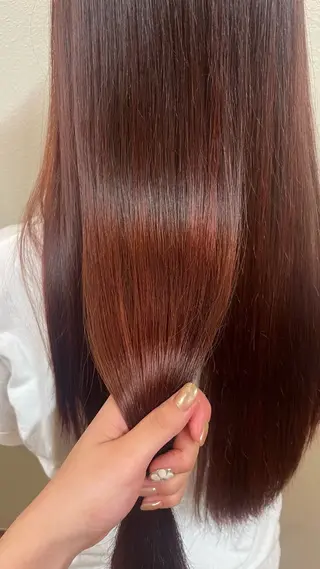 ロング 曻地 彩乃のヘアスタイル