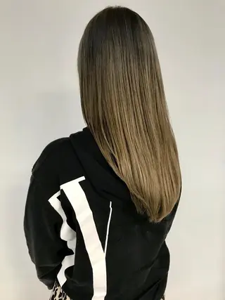 ロング カラー KOOKI スティードトーキョーのヘアスタイル
