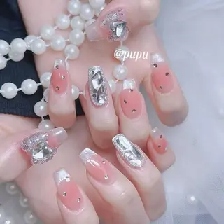 ネイル Queens テイのネイルデザイン