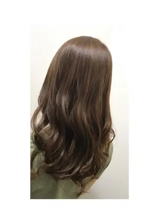 セミロング カラー shi hoのヘアスタイル