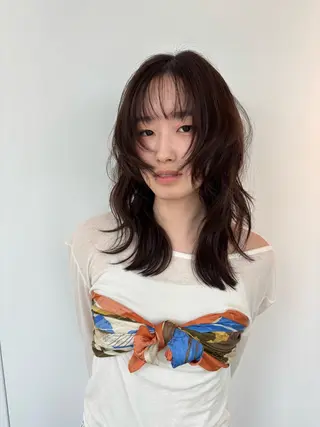 ミディアム パーマ ヘアアレンジ 外山 なつ美のネイルデザイン