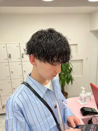ミディアム パーマ メンズ メンズパーマ特化 TAIGAのヘアスタイル