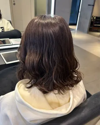 ミディアム KAREN（ému） 伏見/カットモデルのヘアスタイル