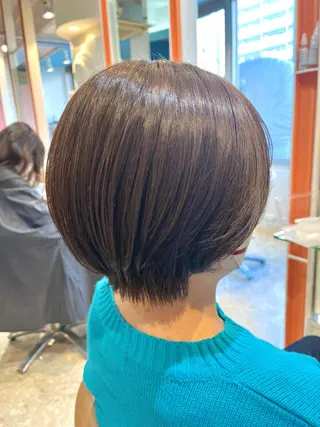 ショート カラー うしだ かおるのヘアスタイル