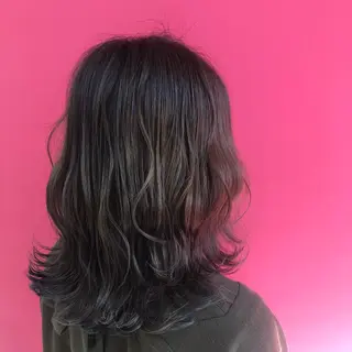 ミディアム カラー 小顔レイヤー/ ベージュ🤍Rieのヘアスタイル