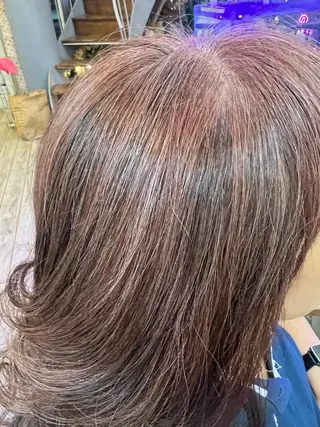 ロング カラー 鶴見 和美のヘアスタイル