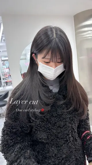 セミロング カラー 抜け感レイヤー︴ ニュアンスカラーのヘアスタイル