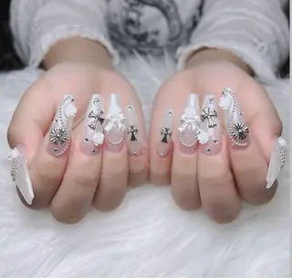 ネイル Nail  Y 🎀YURI🧸のネイルデザイン