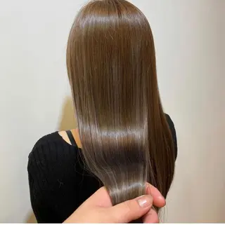 ロング アダチ コウスケのヘアスタイル