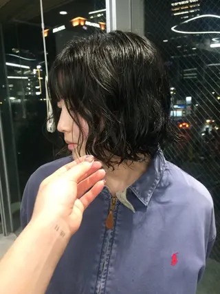ショート パーマ 杏華レイヤー/ パーマ/ハイトーンのヘアスタイル