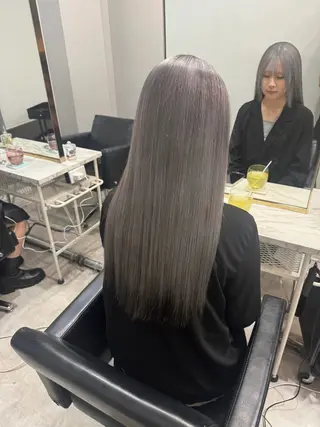 ロング カラー 🩶ブリーチ/ レイヤー🩶フミカのヘアスタイル