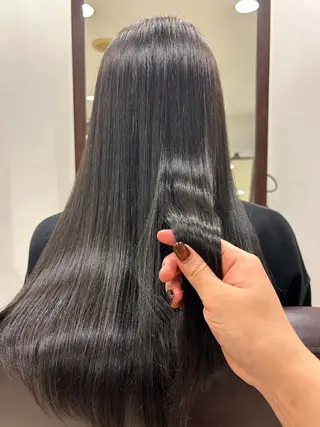 ロング カラー 宮下 真弥のヘアスタイル