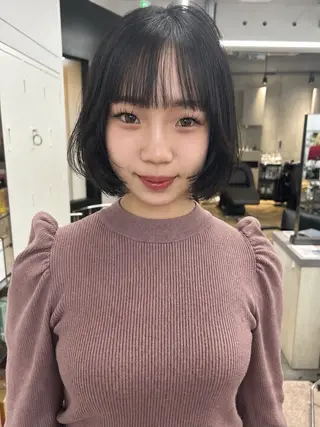 ショート 縮毛矯正🫧透明感 カラー メンズカットのヘアスタイル