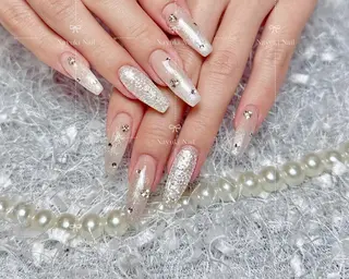 ネイル 🦋 Queenieのネイルデザイン