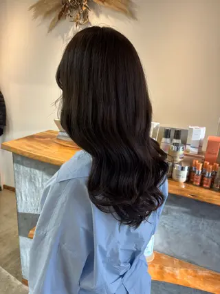 セミロング カラー 安達 咲のヘアスタイル