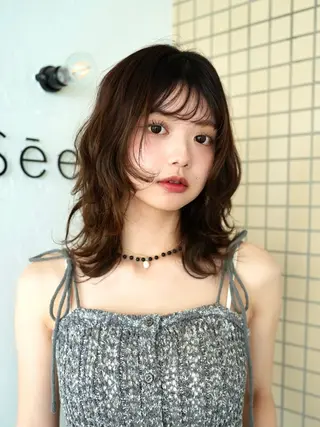 ミディアム パーマ 櫻田 愛奈のヘアスタイル