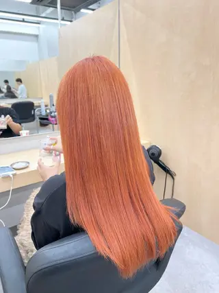 セミロング カラー 🫧艶ダブルカラー ブリーチ🫧トモヤのヘアスタイル
