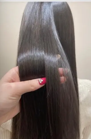ロング カラー 佐藤 睦月のヘアスタイル