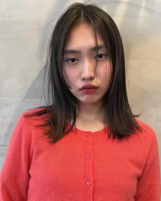 ミディアム momona english okのヘアスタイル