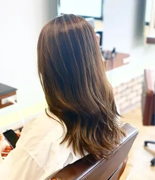 セミロング カラー シャルミア ヘアのヘアスタイル