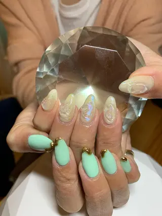 ネイル LAVISH 大和店 🤱子連れ大歓迎のネイルデザイン
