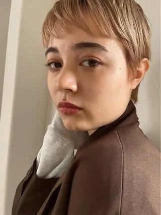 ショート カラー やまさきえりこ ニュアンスパーマのヘアスタイル