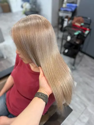 ロング 川尻 詩織のヘアスタイル