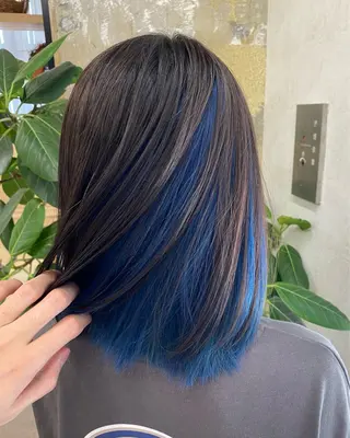 ミディアム カラー SAKI⭐️ブリーチ ・艶カラー⭐️のヘアスタイル