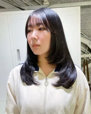 セミロング アオイ🩵レイヤー /柔らかカラーのヘアスタイル