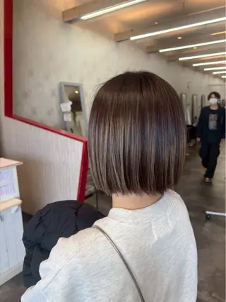 ショート カラー 藤田 麗安のヘアスタイル