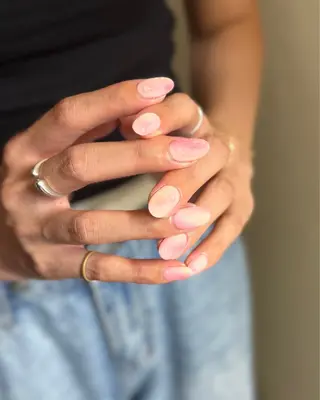 ネイル nailstudio eviz新宿店のネイルデザイン