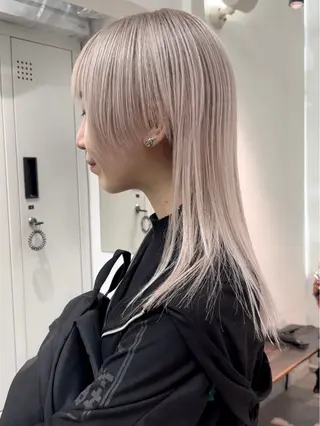 ロング カラー CHERIEブリーチ ダブルカラー 天神のヘアスタイル