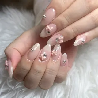 ネイル LAVISH sakiのネイルデザイン