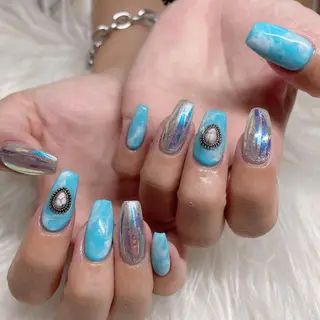 ミディアム ネイル Y. Sのネイルデザイン
