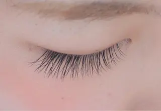 マツエク・マツパ 中村 眞歩のヘアスタイル