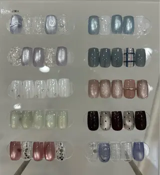 ネイル 小松 千冬のネイルデザイン