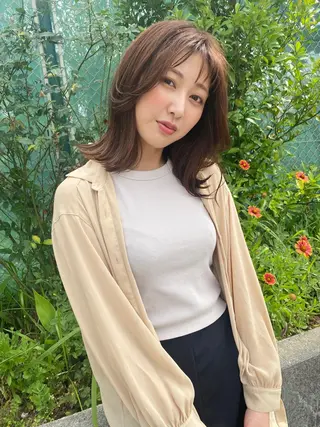 ミディアム カラー grand juteのヘアスタイル